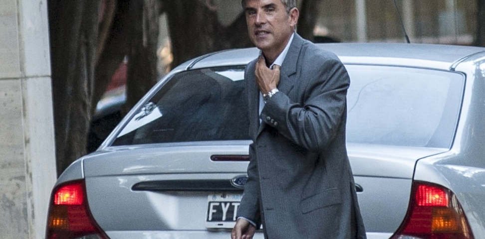 El fiscal investiga todos los ingresos de Manuel Adorni desde 2002 y la polémica herencia de su padre