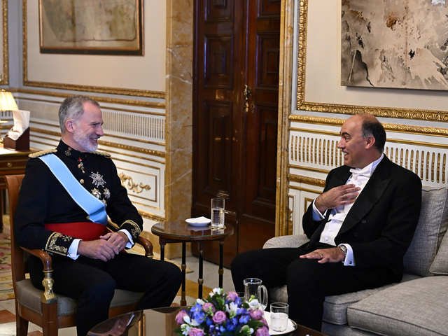 Insólita pelea entre un empleado diplomático y el embajador argentino en Madrid