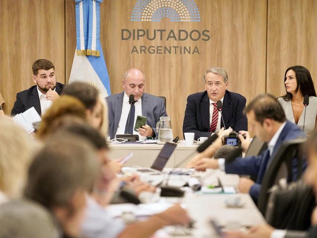 Ley de Glaciares: tensiones y denuncias cruzadas por la cantidad de inscriptos para las audiencias públicas