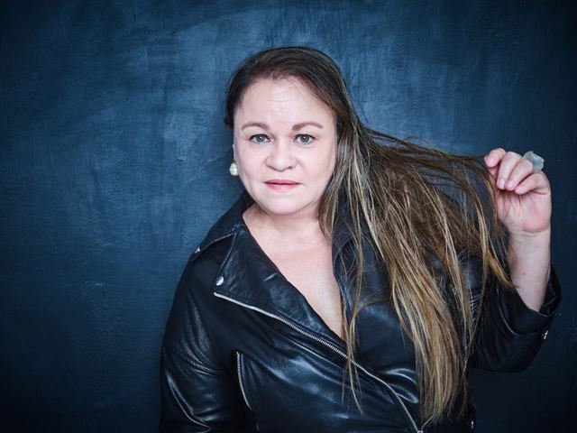 La escritora cubana que visitó a Milei en la Derecha Fest y pidió “drones de Trump” contra el régimen castrista