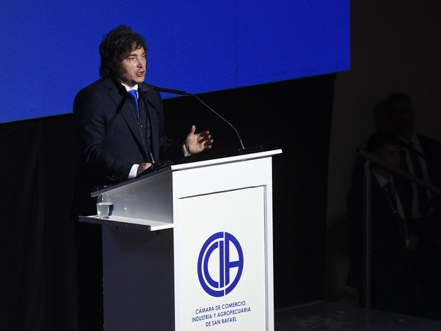 Javier Milei felicitó a Corina Machado por el Premio Nobel de la Paz: “Gracias por pelear contra la narcodictadura de Venezuela”