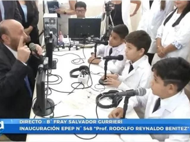 “Tío Gildo”: denuncian a Insfrán por usar niños de una escuela primaria para “hacer propaganda política” de su gobierno