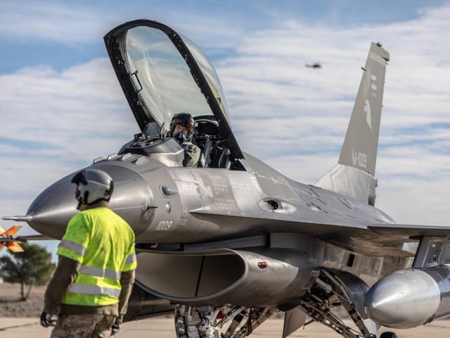 Llegan los nuevos aviones F-16 y harán un vuelo rasante sobre la Ciudad de Buenos Aires: cuándo es y por dónde pasarán