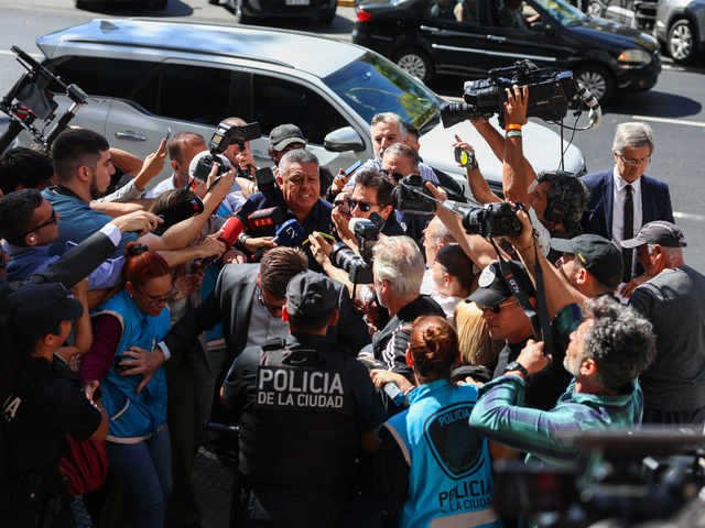 Después de la indagatoria, Claudio “Chiqui” Tapia fue autorizado a viajar a Paraguay