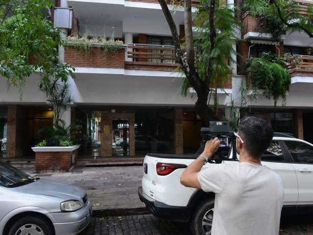 Llaman a declaración testimonial a la escribana del departamento de Manuel Adorni en Caballito