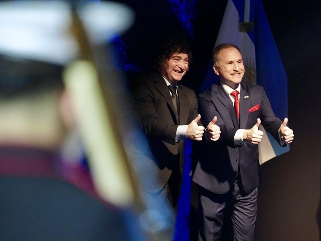 Con un fuerte gesto hacia Washington, Milei fue el primer presidente argentino en celebrar el 4 de Julio con la embajada de EE.UU.