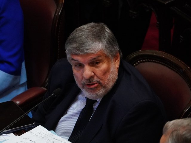 Mayans lanzó una polémica descalificación contra Milei: “Tiene comportamientos parecidos a Videla”