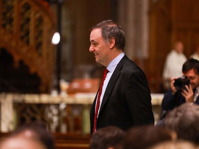 El fiscal profundiza la investigación patrimonial: ¿dónde consiguió los dólares Adorni?