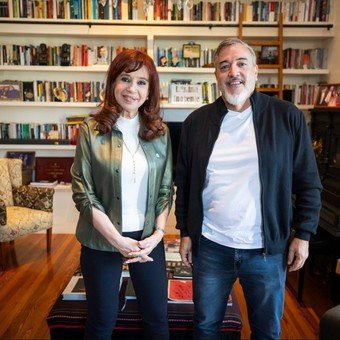 Un sindicalista enfrentado a Milei se mostró con Cristina Kirchner y se reabre en el peronismo el debate por el empleo público