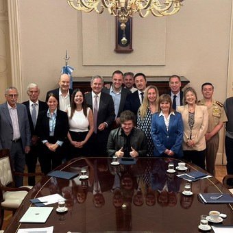 El Gobierno entra en receso por los feriados de fin de año y apura un aumento salarial para altos funcionarios