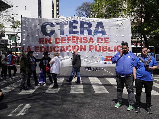 Los gremios docentes convocaron a un paro nacional y a una marcha para el próximo martes