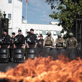 Protesta policial en Santa Fe: las imágenes del conflicto salarial que sigue en curso