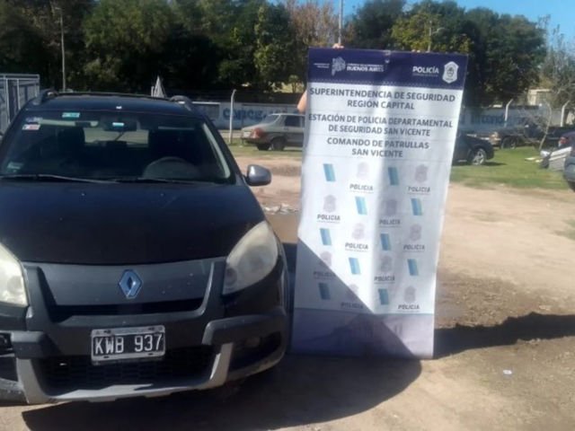 Detienen a un concejal de La Libertad Avanza por circular en un auto con pedido de captura