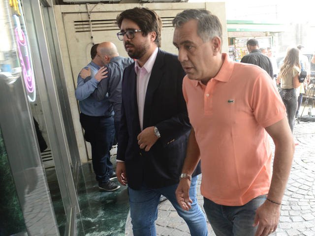 Fuerte interna entre La Libertad Avanza y el PRO: la amenaza que disparó la salida de 1.000 fiscales y la foto de Macri con los propios