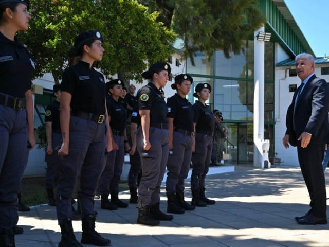 Tras controlar a ministros, jueces y legisladores, un gobernador ahora impone el narcotest a la Policía y el personal de Salud
