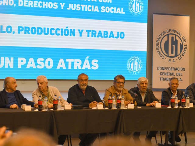 La unidad de la CGT, en riesgo: la interna gremial estalla a horas del congreso de elección de autoridades