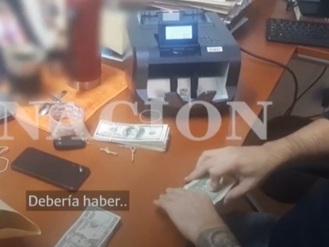 Aparecen nuevos videos de la mano derecha de Pablo Toviggino contando fajos de dólares en una financiera