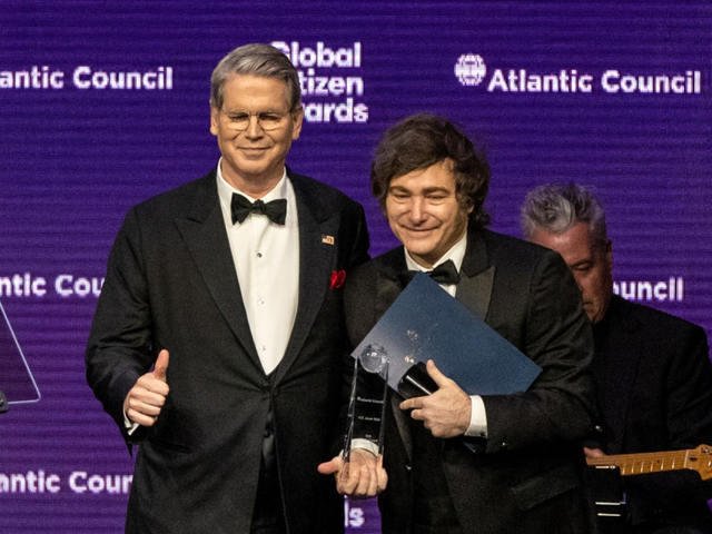 Scott Bessent definió a Milei como un “político de gran nivel” y dijo que Argentina es una “pieza central” de su estrategia regional