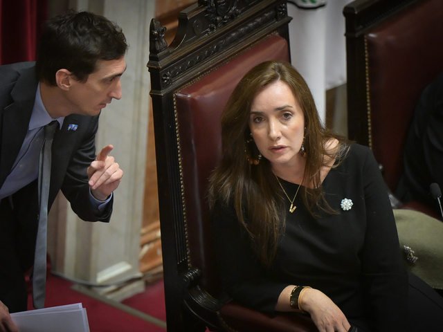 En el Día del Periodista, Victoria Villarruel volvió a diferenciarse de Javier Milei: dijo que nunca va a limitar el acceso de la prensa al Senado