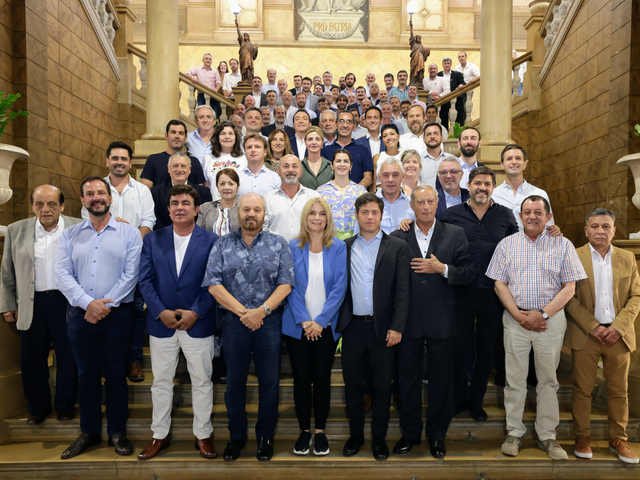 Uno por uno, los 82 intendentes que no pueden reelegir en 2027: la batalla para cambiar la ley bonaerense y el artilugio para sortearla