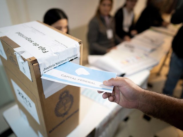 Elecciones: comienza el escrutinio definitivo y podría cambiar el resultado en ocho provincias