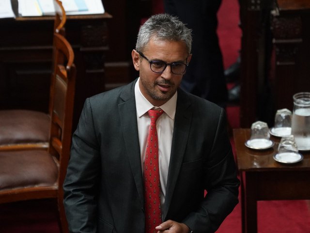 Martín Menem cruzó a Quintela por sus dichos sobre cómo llegará Milei al final de su mandato: “Es un mono con un martillo en una cristalería”