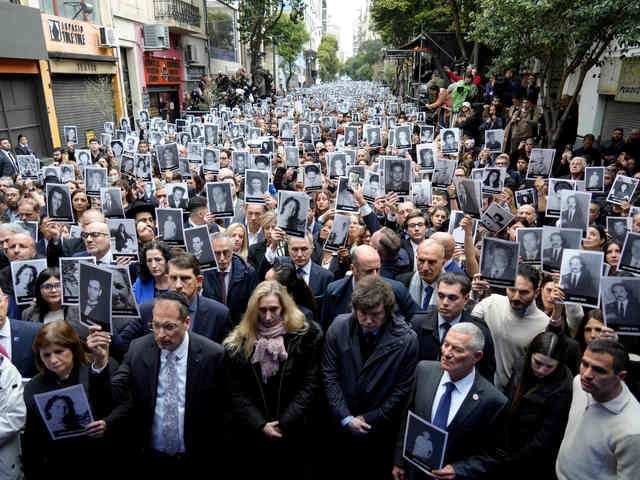 Frente a Milei, AMIA renovó sus críticas a la Justicia y habló de cajoneo del expediente