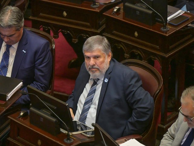 Portazo silencioso en el Senado: enojada con Mayans, la camporista Fernández Sagasti se cambió de banca