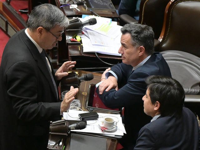 Alarma en el oficialismo: la oposición se entusiasma con la aprobación de una interpelación a Manuel Adorni