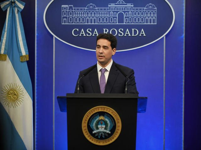 El nuevo vocero de Milei reafirmó el rumbo económico, destacó la alianza con el PRO e intentó dejar atrás el escándalo de Adorni