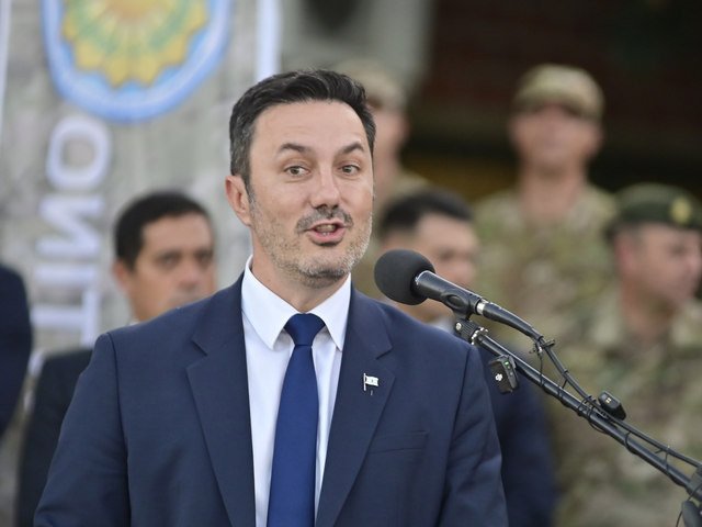El Gobierno oficializó la salida de Luis Petri de Defensa: la carta de despedida del exministro