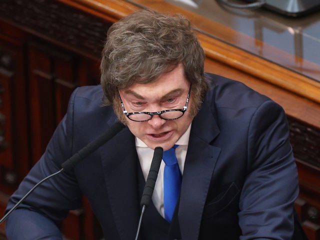 Una nueva encuesta midió hasta cuándo aguanta la gente el ajuste de Milei: resultados clave