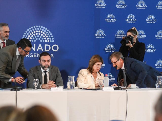 El oficialismo acuerda con aliados y busca avanzar con la reforma laboral: pidieron sesionar el miércoles 11