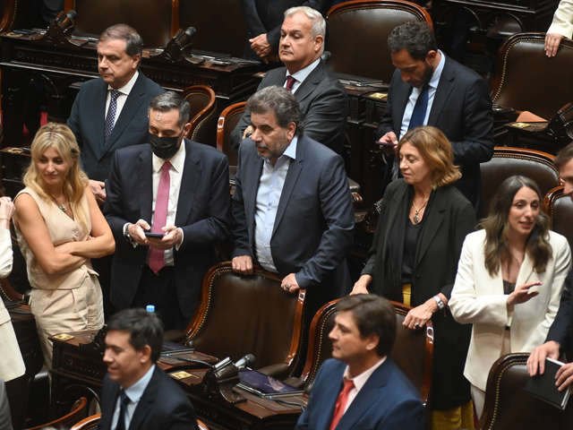 Entre traiciones y reproches se desató una feroz pelea por la tercera fuerza en Diputados