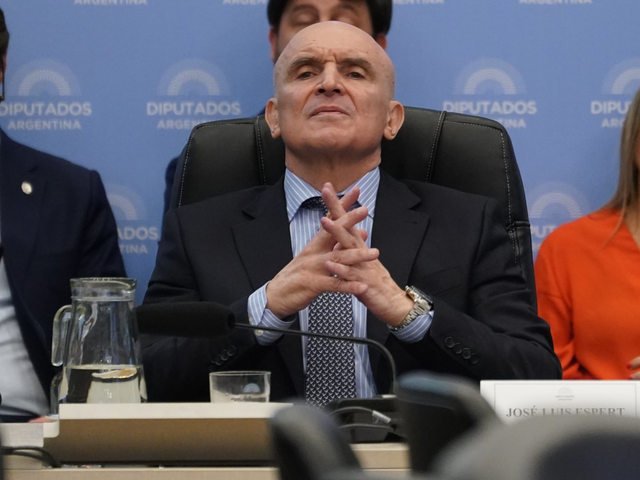 La oposición presiona para remover a Espert de la comisión de Presupuesto y el oficialismo mueve fichas para hacer caer la sesión