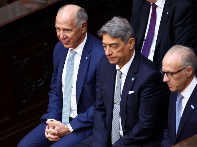 El Gobierno presentó un recurso en la Corte Suprema para que levante la suspensión de la reforma laboral