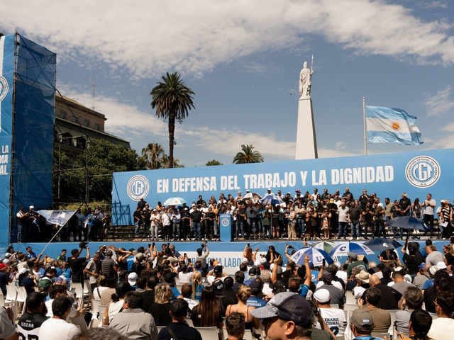 La CGT marchó a Plaza de Mayo contra la reforma laboral y advirtió por el inicio de un plan de lucha con paro nacional