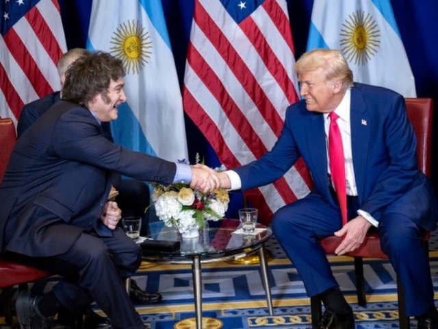 Milei ya llegó a Washington para su esperada reunión con Donald Trump: qué busca cada uno en el encuentro