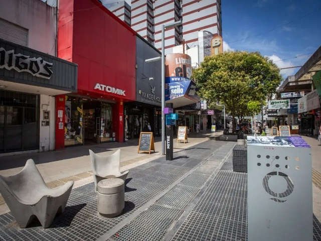 El Gobierno avaló la continuidad de los aportes sindicales y el convenio de Comercio mientras rija una cautelar