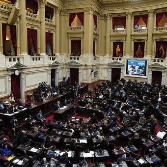 En medio de las internas el Gobierno busca mantener la agenda y envía cuatro proyectos de ley al Congreso