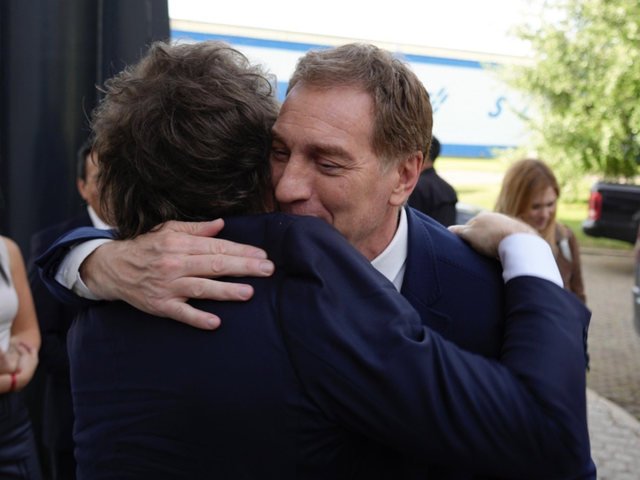 Elección en Provincia: mala praxis libertaria y ¿una ayuda inesperada del PJ?