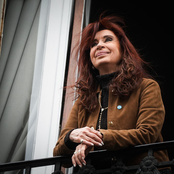 La encuesta que Cristina mandó a publicar para dañar a Kicillof y pronostica un empate para la elección