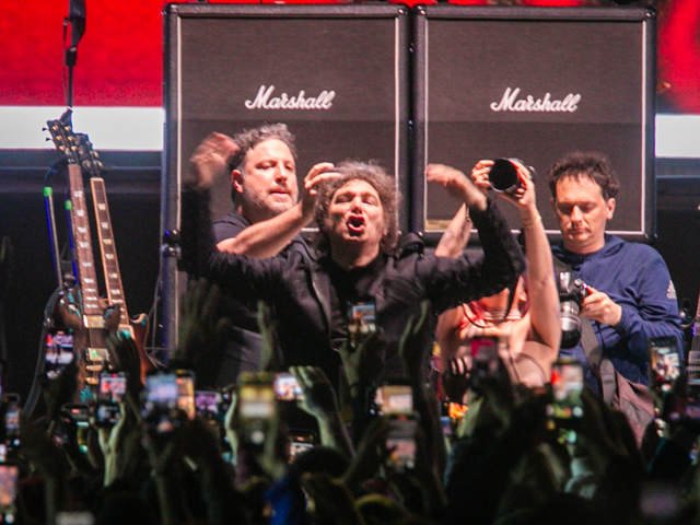 “La Patagonia se quema y el Presidente de joda”: duras críticas a Milei por cantar con Fátima Flórez mientras avanzan los incendios forestales