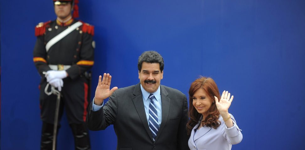 Incómodo, el peronismo elige ignorar a Maduro y pegarle a Trump