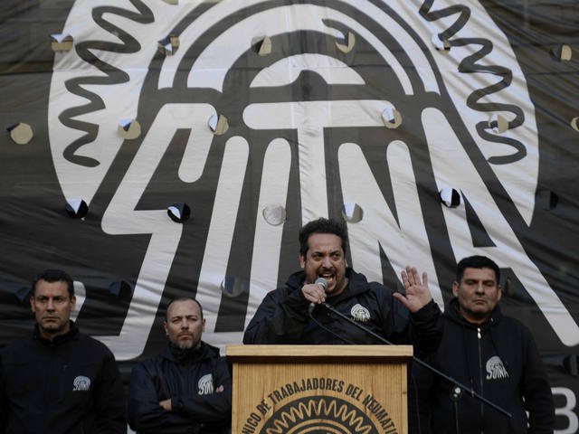 Cómo es el SUTNA, el duro sindicato del neumático controlado por la izquierda
