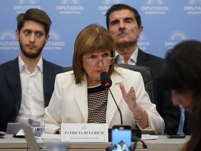 Paro nacional de ATE: “Respeten el protocolo, sobre la vereda y sin violencia”, advirtió Patricia Bullrich en la previa de la marcha
