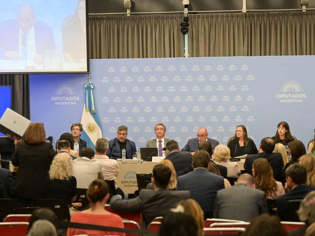 El oficialismo dilata el debate por la Ley de Glaciares y aumentan las dudas sobre los votos en Diputados