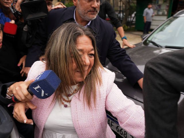 Declaró la escribana del jefe de Gabinete: dijo que Adorni iba a pagar en un año y que no sabe de dónde sacó el dinero