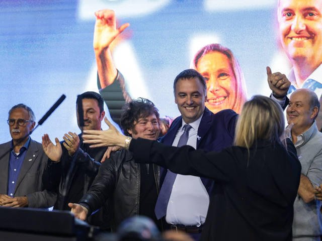 Con Milei y Karina al frente, el Gobierno busca frenar el escándalo que tiene a Adorni en la mira