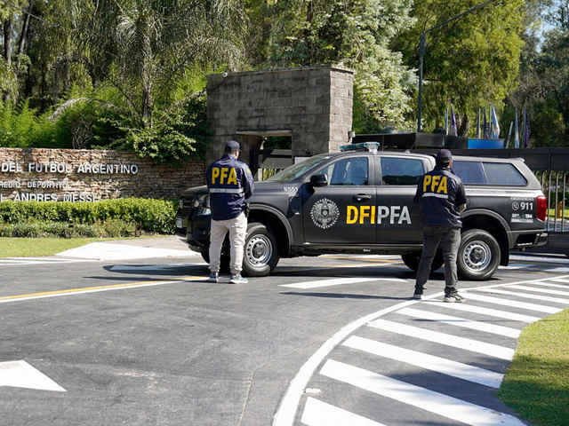 Quiénes son los cuatro barilochenses investigados junto a Javier Faroni y su esposa por el escándalo de la AFA